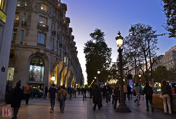 Champs Elysees at night