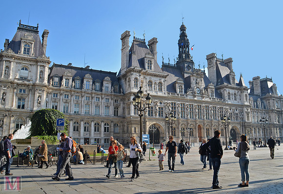 Hotel de Ville which houses the offices of the Mayor of Paris and local administration